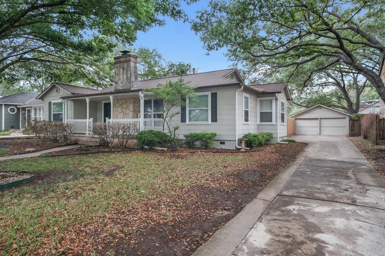 167 E Edgewood Pl - Photo 2 of 19