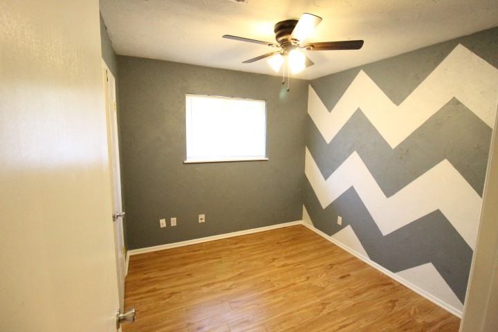 704 Northwest 1st Street - Photo 7 of 11