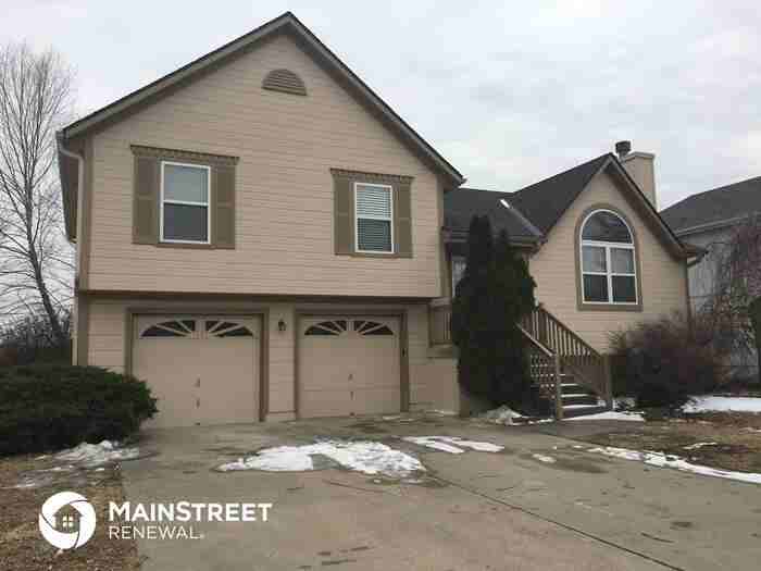1221 Se Rosehill Dr - Photo 2 of 23