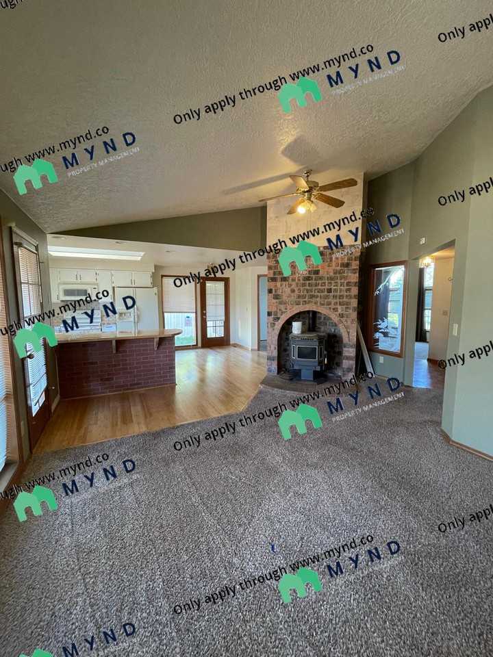 15309 Se Sun Park Dr - Photo 3 of 11