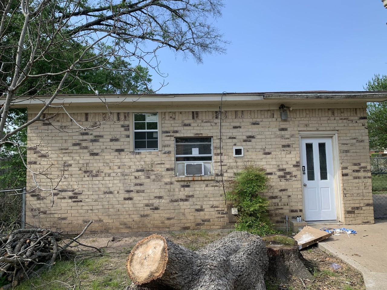 811 S Mahon Ave - Photo 3 of 3