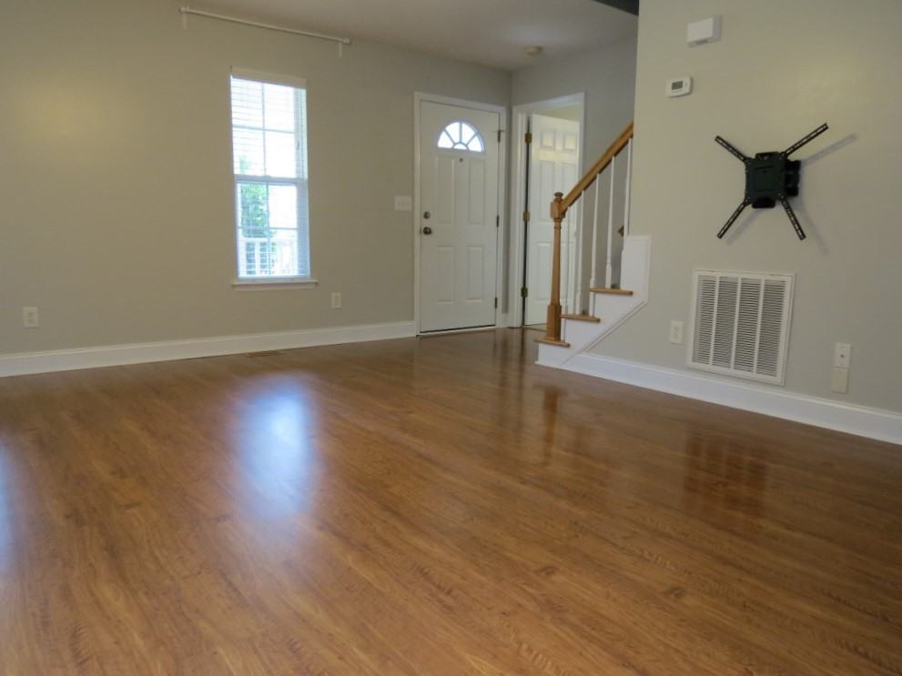 10 Knightsbridge Ct - Photo 3 of 24