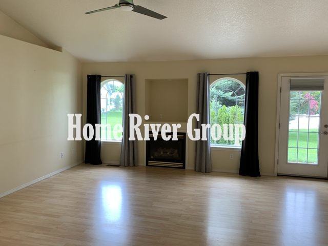 1369 Stoneybrook Cir - Photo 3 of 31
