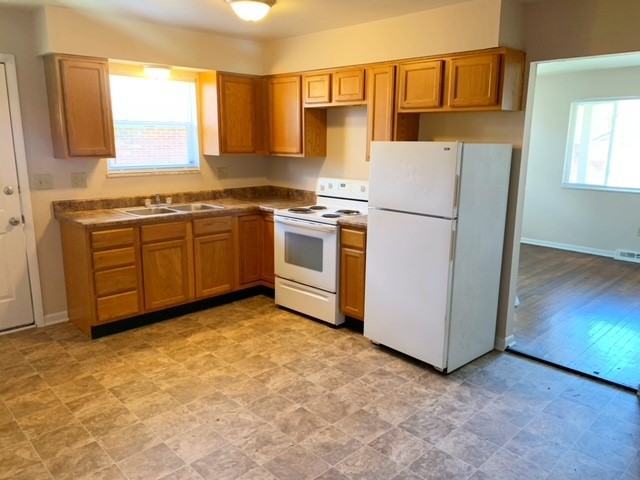 4653 Crestview Ave - Photo 5 of 11