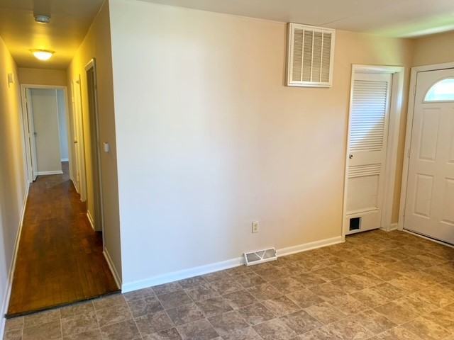 4653 Crestview Ave - Photo 6 of 11