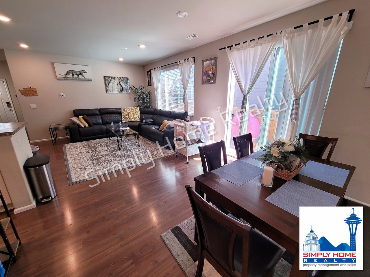 3411 Juno Street Northeast - Photo 3 of 19