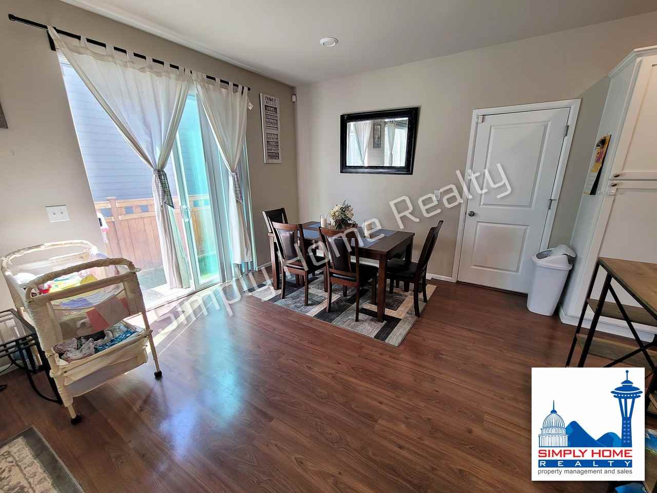 3411 Juno Street Northeast - Photo 4 of 19