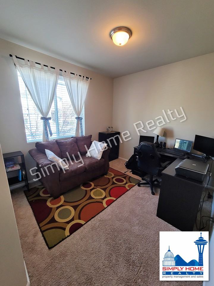 3411 Juno Street Northeast - Photo 7 of 19