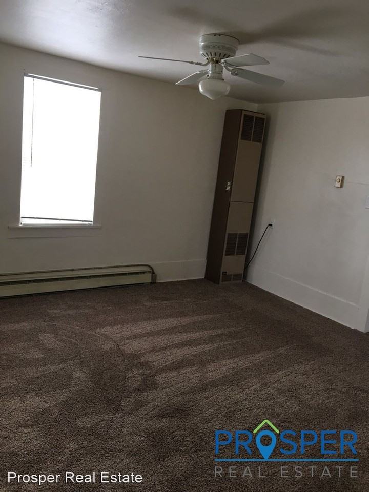 318 E Grant St - Photo 3 of 18