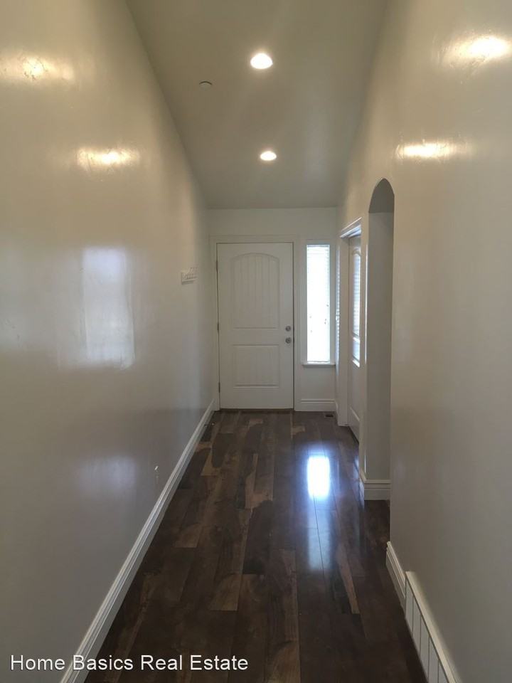 1040 Bear Hollow Ln - Photo 2 of 24