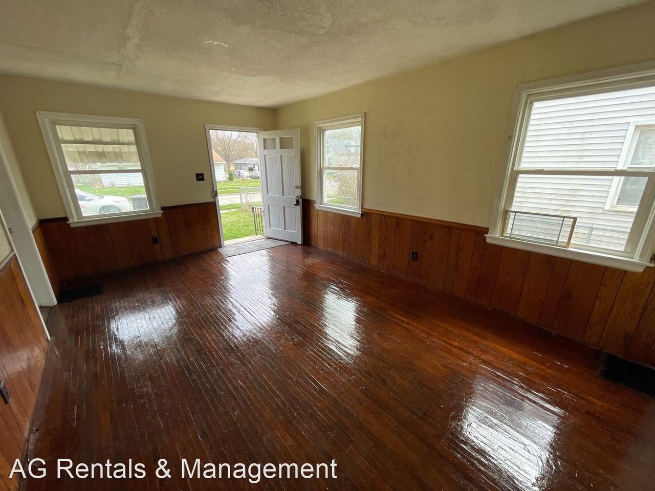 3830 Euclid Ave - Photo 3 of 13