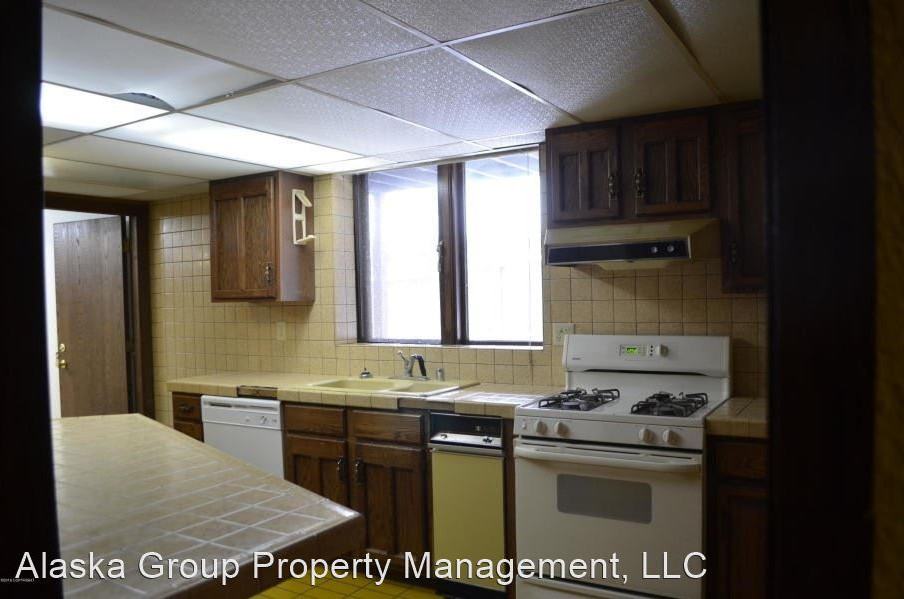 10901 Livingston - Photo 3 of 21