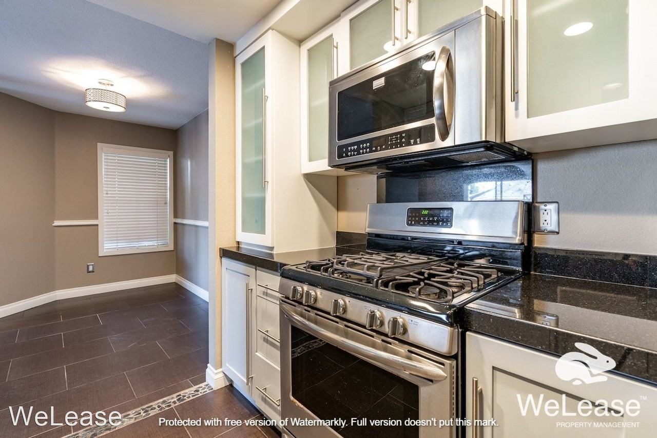 2011 Lakeridge Cir #104 - Photo 2 of 20