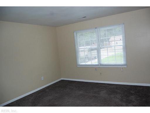 514 Lucas Creek Rd - Photo 3 of 10