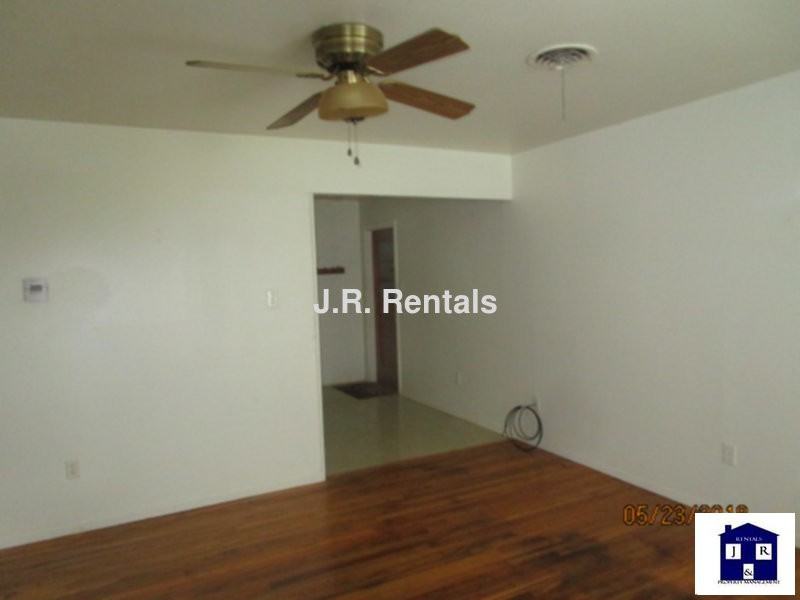 304 Ridge St - Photo 5 of 32