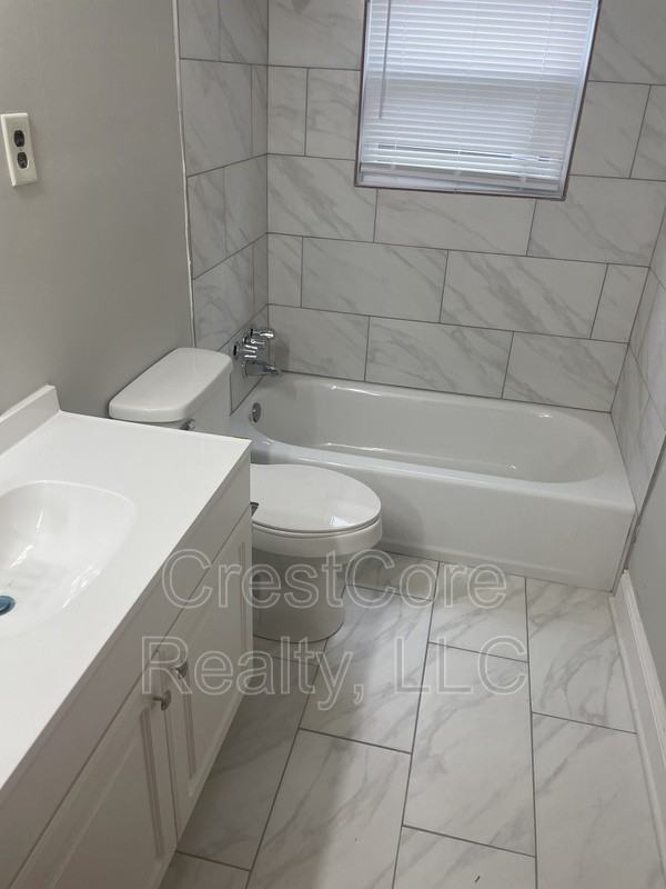 4593 Wooddale Ave - Photo 3 of 11