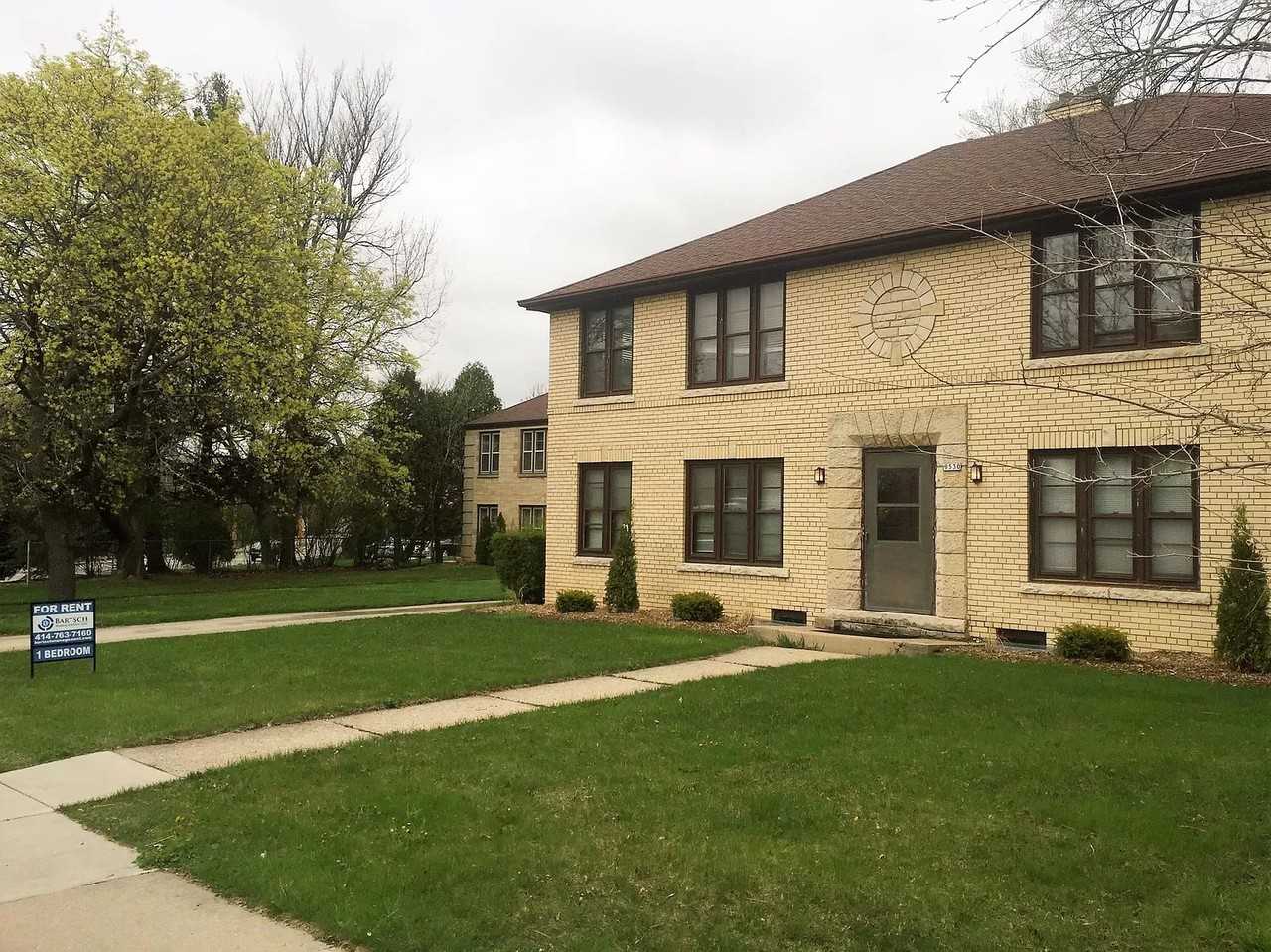 9530 West North Avenue 3 Apartments for Rent in Wauwatosa, WI 53226