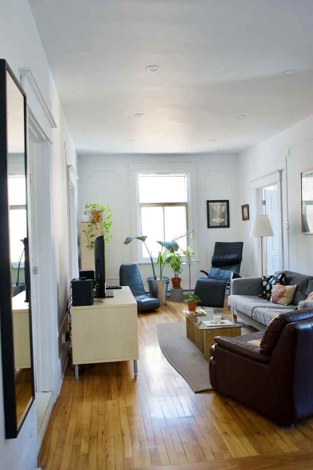 51 Rue Marie-Anne Ouest #9 - Photo 2 of 9