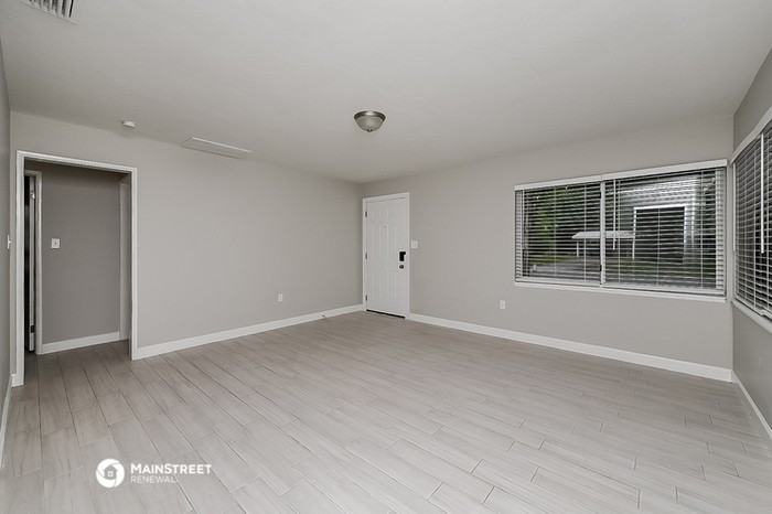 1119 59th St S - Photo 3 of 16