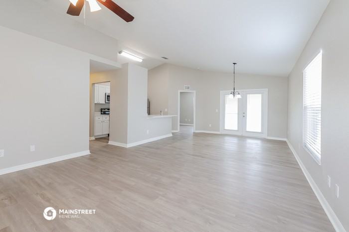 132 Eagle Point Blvd - Photo 3 of 16