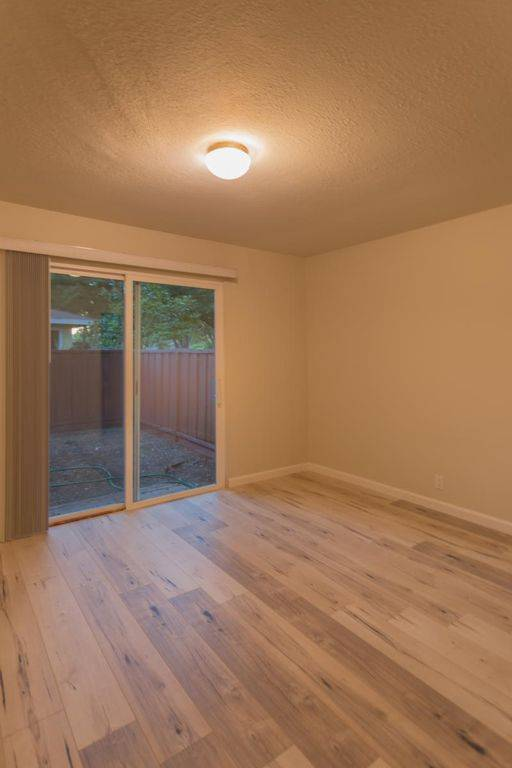 846 Apple Valley Drive - Photo 3 of 9