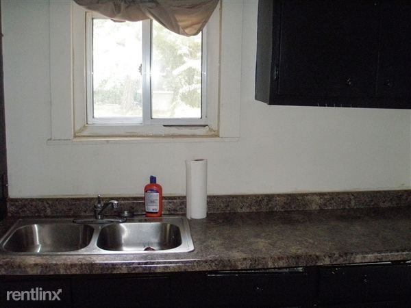 220 Smith Ave - Photo 3 of 4