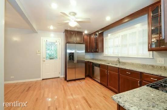 3355 W North Shore Ave - Photo 3 of 10