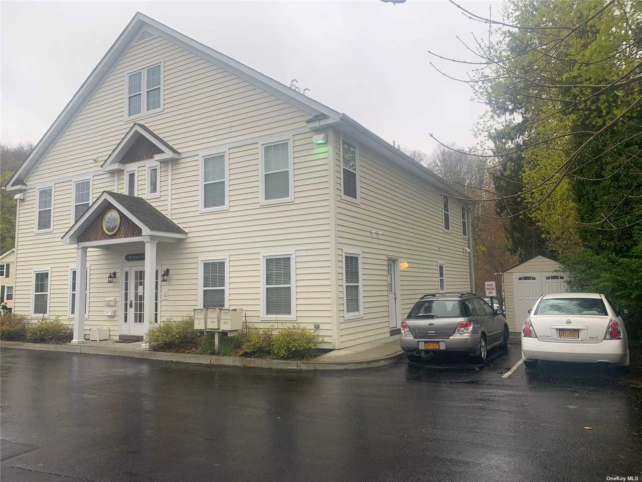907 Main St - Photo 2 of 15
