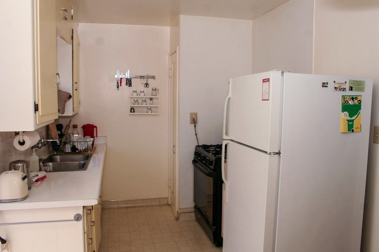 2006 Channing Way - Photo 2 of 8
