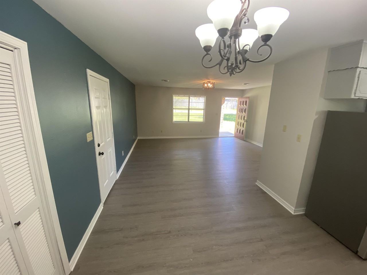 440 W 7th St #1 - Photo 3 of 12