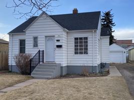 featured image of 216 E 6th St #1