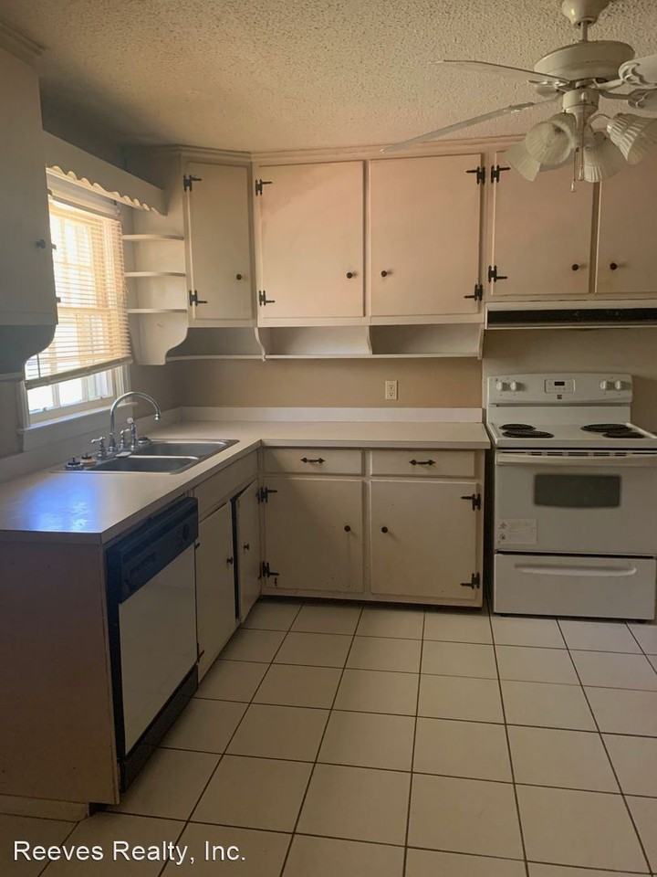 2578 Gill Rd - Photo 3 of 16