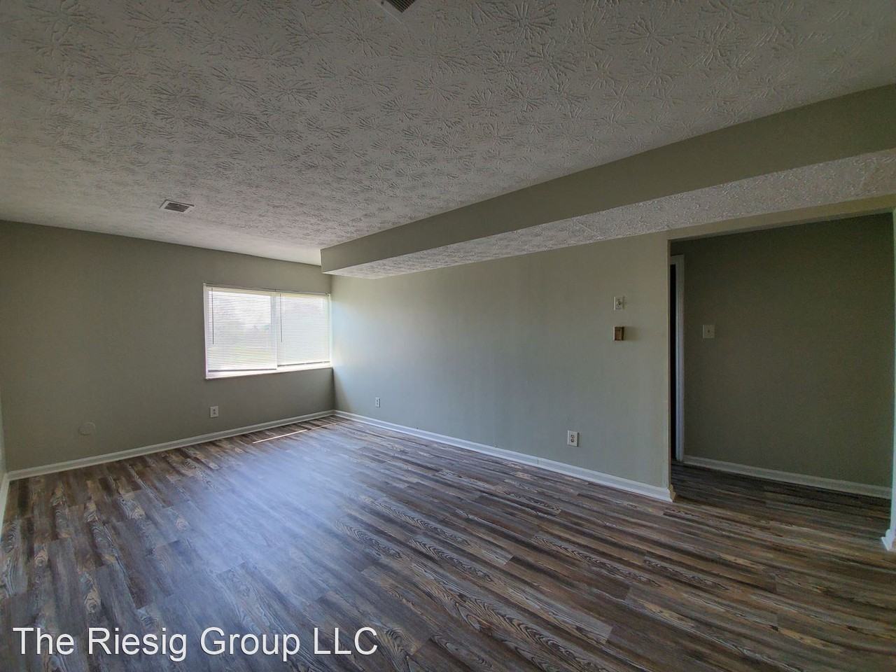 2069 Fontaine Rd - Photo 3 of 9