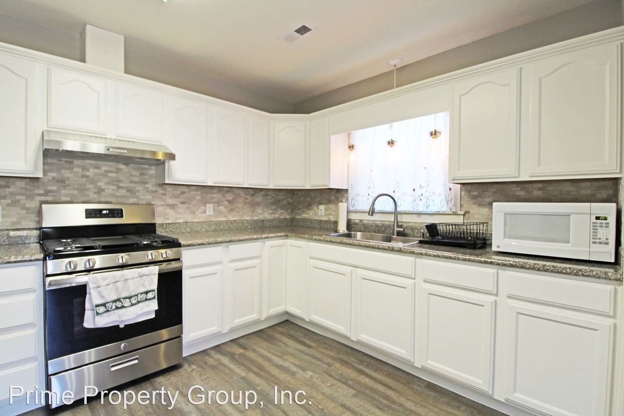 500 E 19th St - Photo 3 of 23