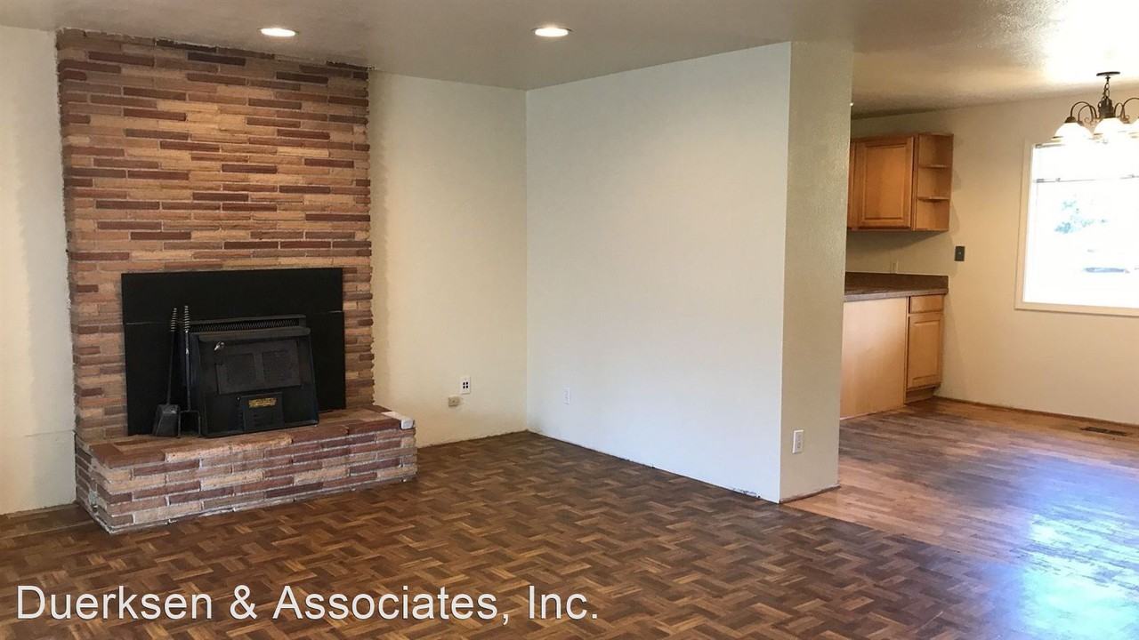 2840 Sw Morris Ave - Photo 3 of 9