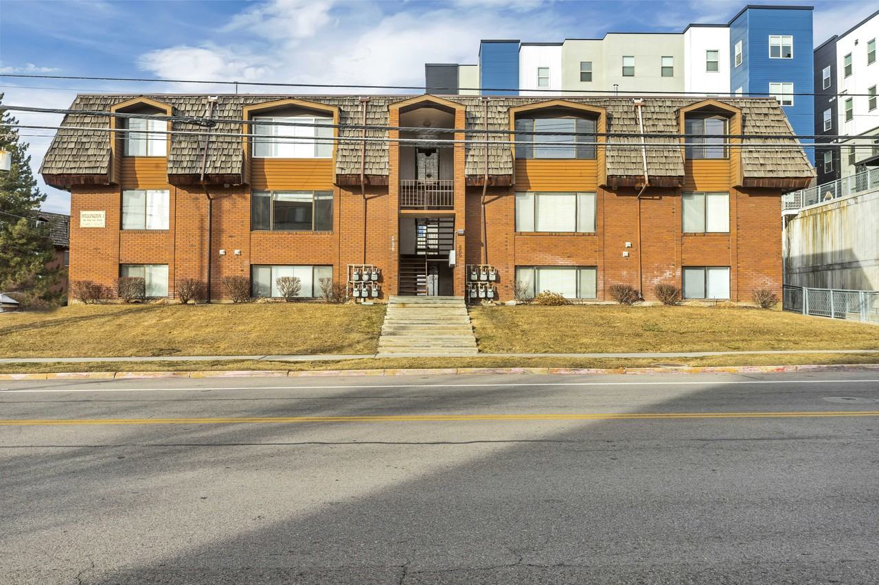 855 E 700 N - Photo 2 of 18