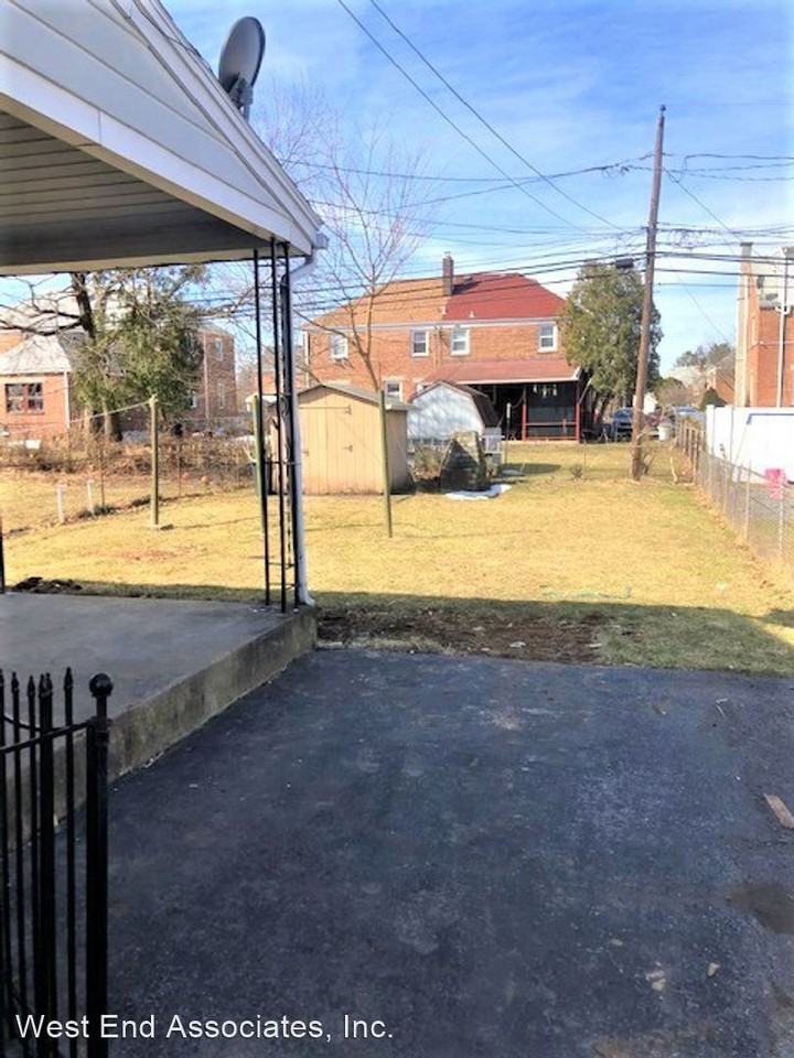 1523 S Jefferson St - Photo 2 of 15