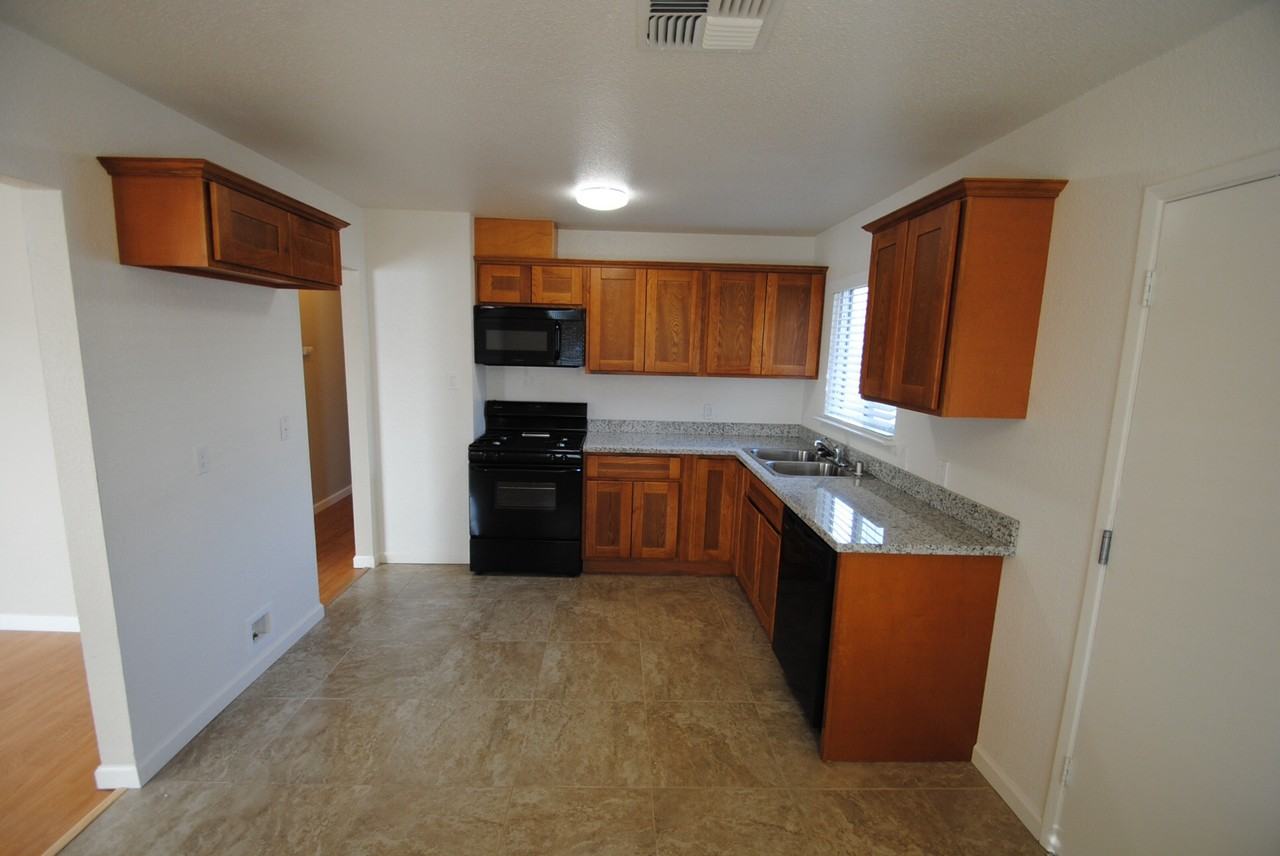 3260 Nordyke Dr - Photo 2 of 5