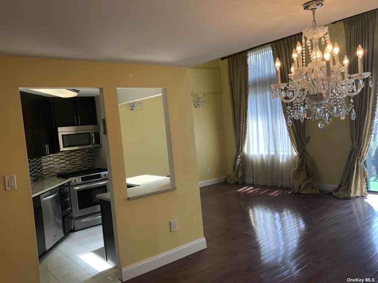 123 Middle Neck Rd Apt 407 - Photo 2 of 21