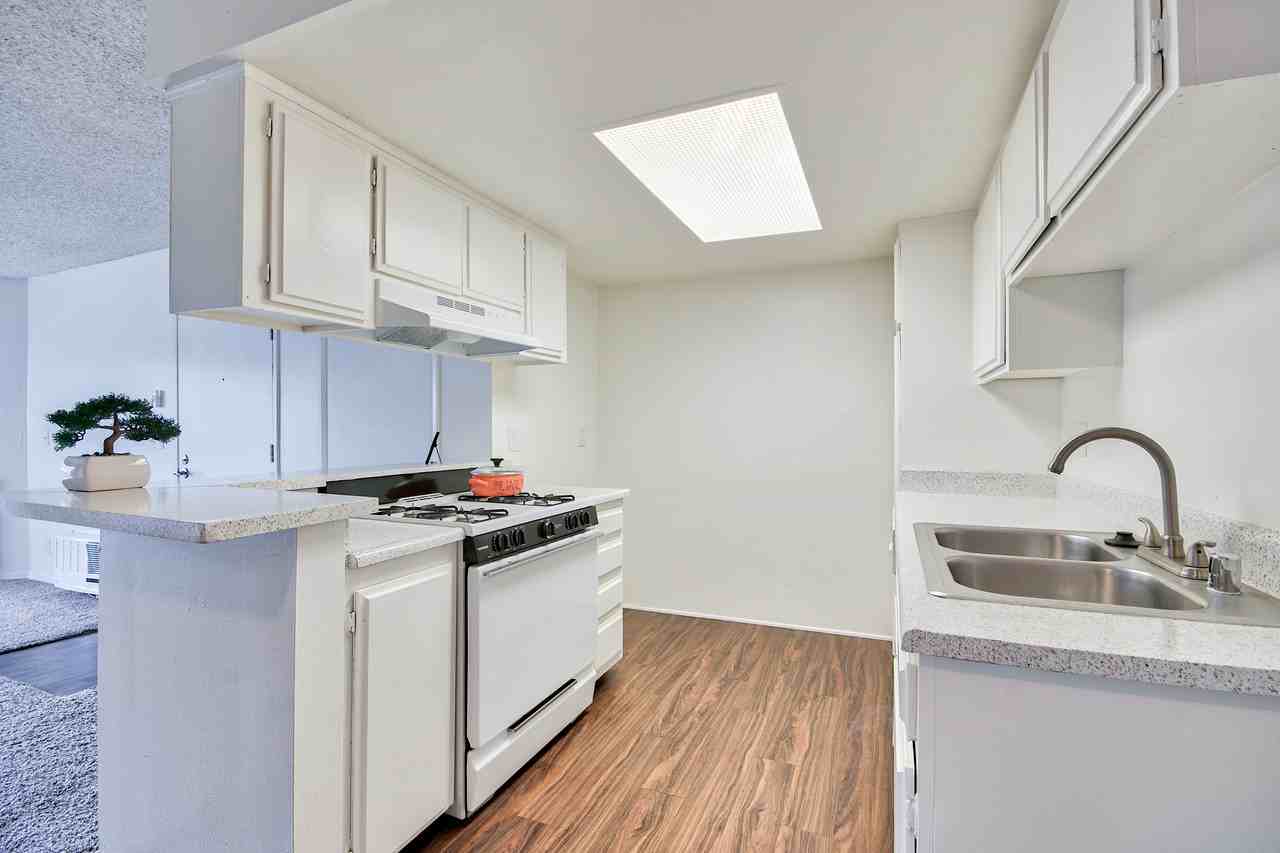 Park East Apartments - Photo 2 of 5