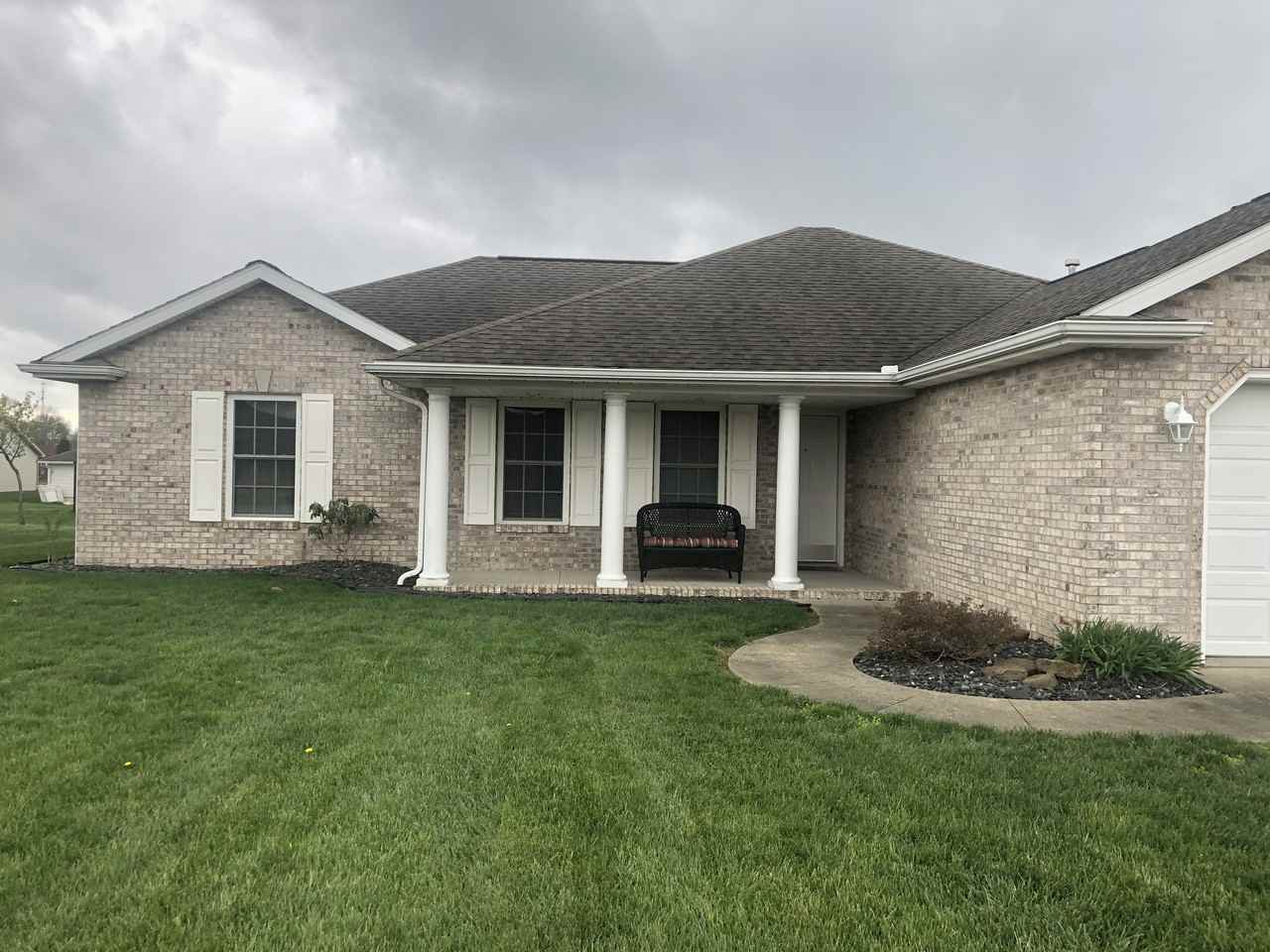 321 W 20th St - Photo 2 of 43