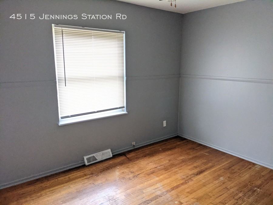 4515 Jennings Station Rd - Photo 3 of 7