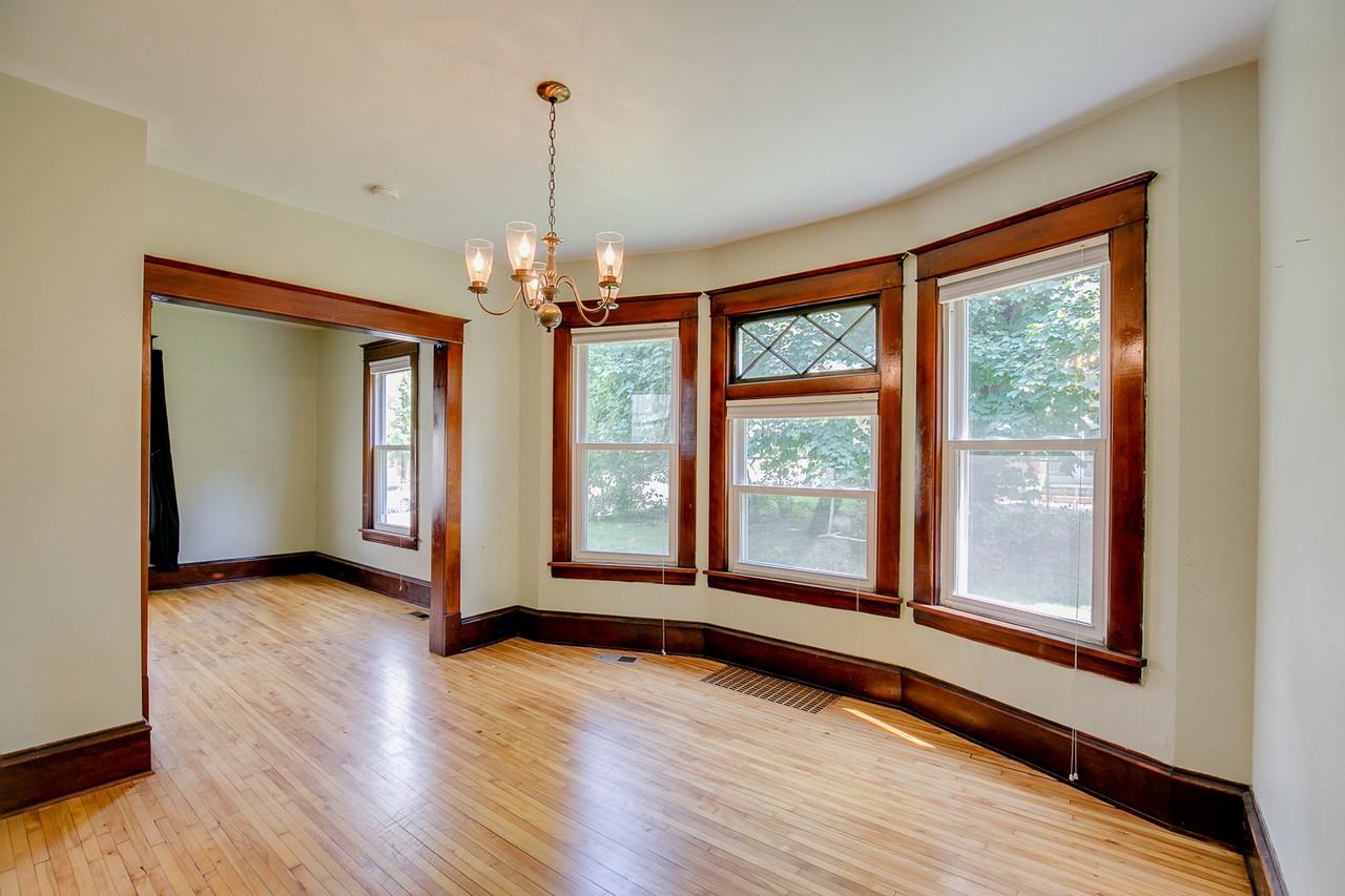 2534 Franklin Ave #1 - Photo 3 of 15