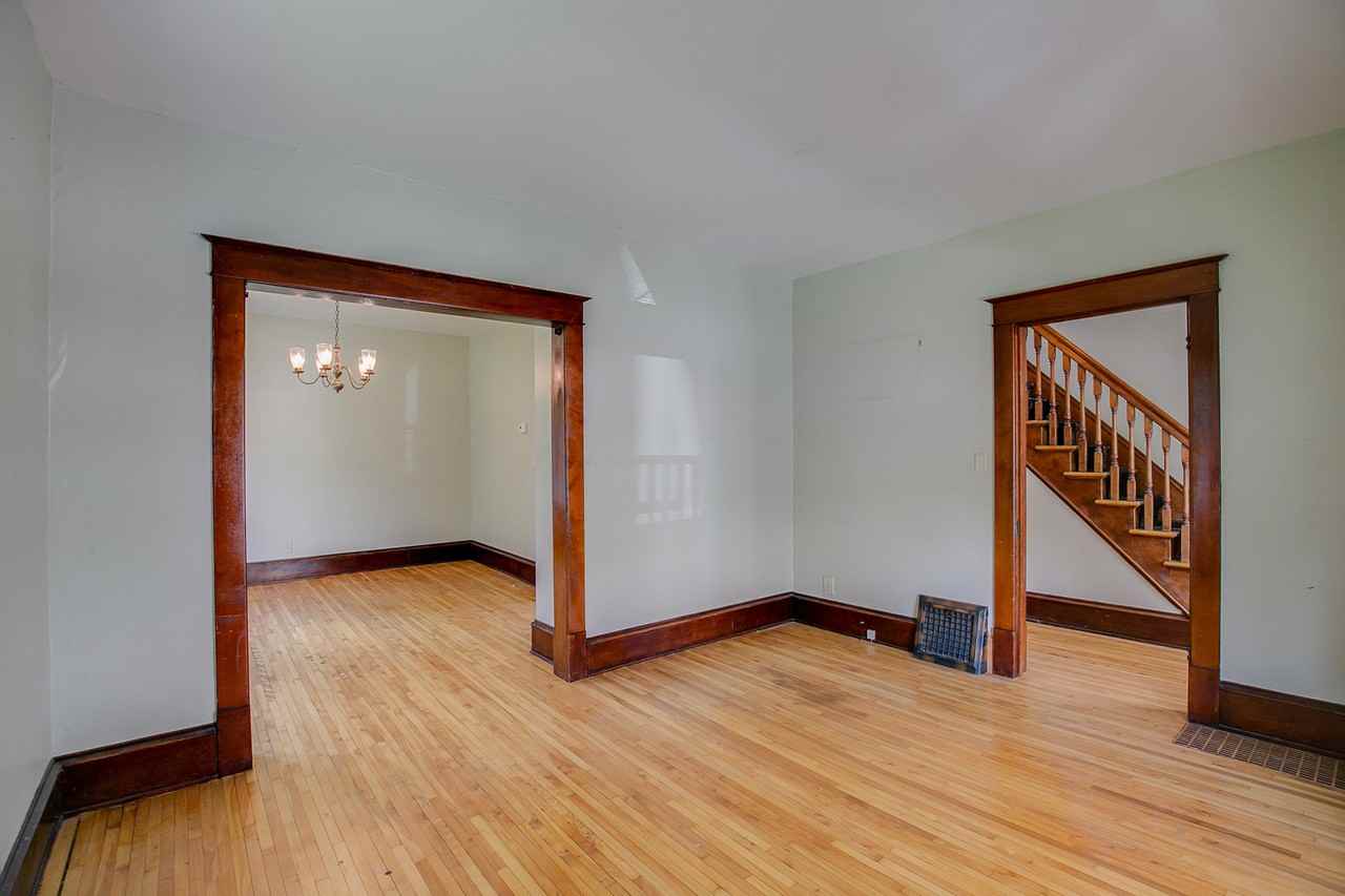 2534 Franklin Ave #1 - Photo 4 of 15