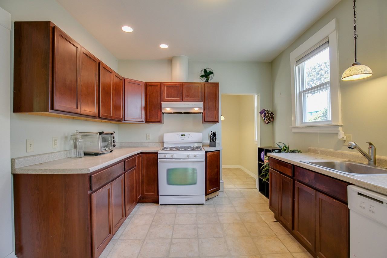 2534 Franklin Ave #1 - Photo 5 of 15