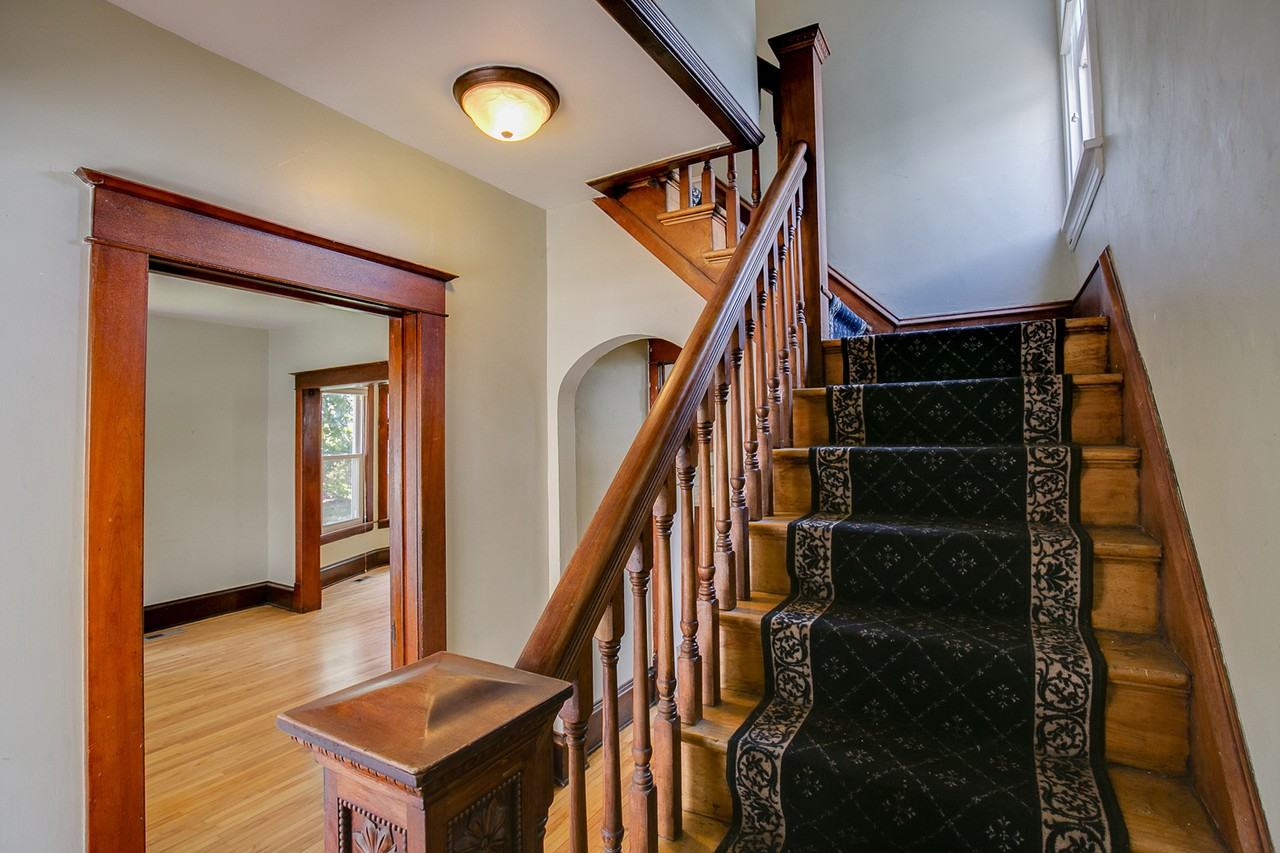 2534 Franklin Ave #1 - Photo 6 of 15