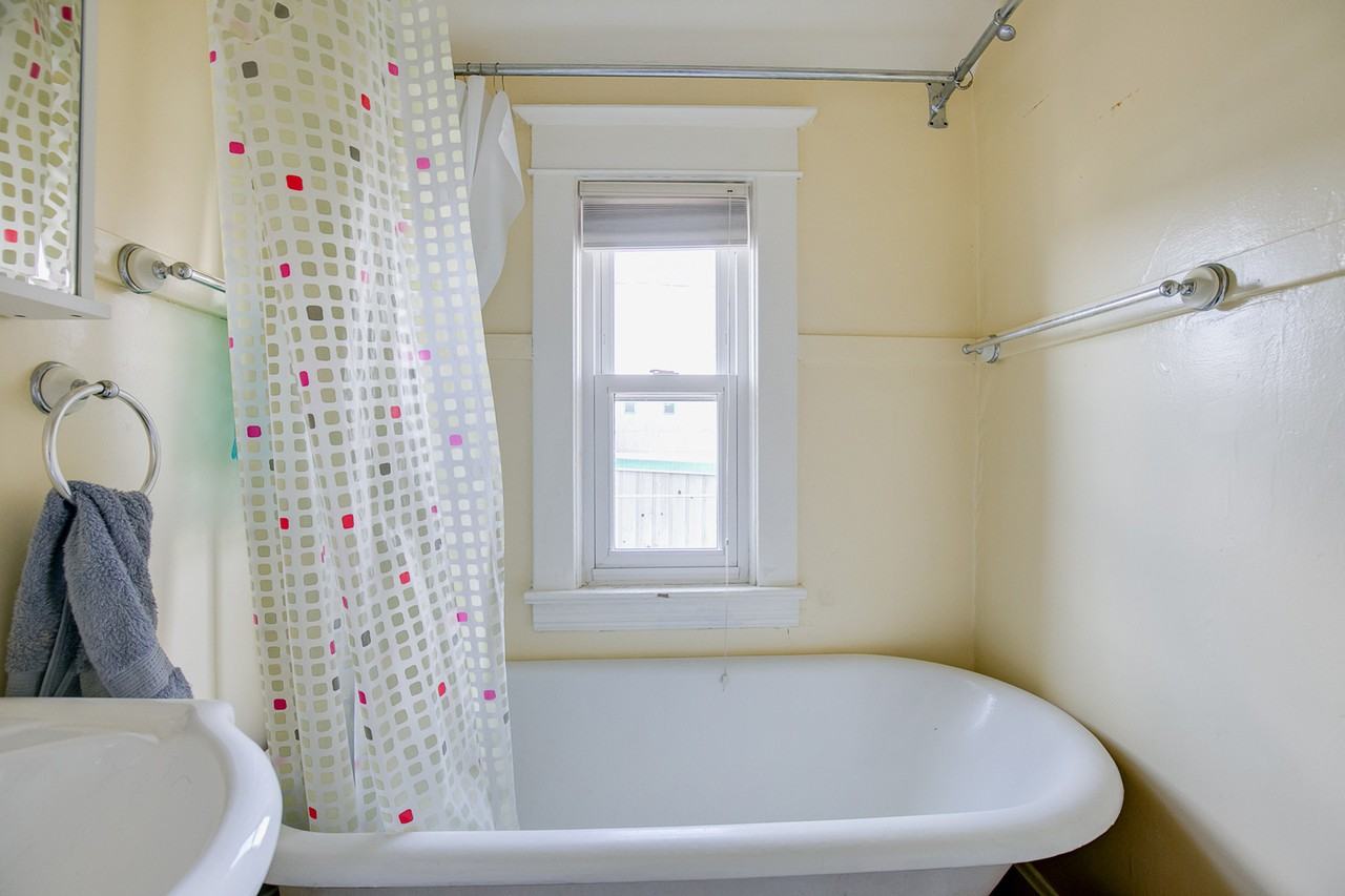 2534 Franklin Ave #1 - Photo 7 of 15