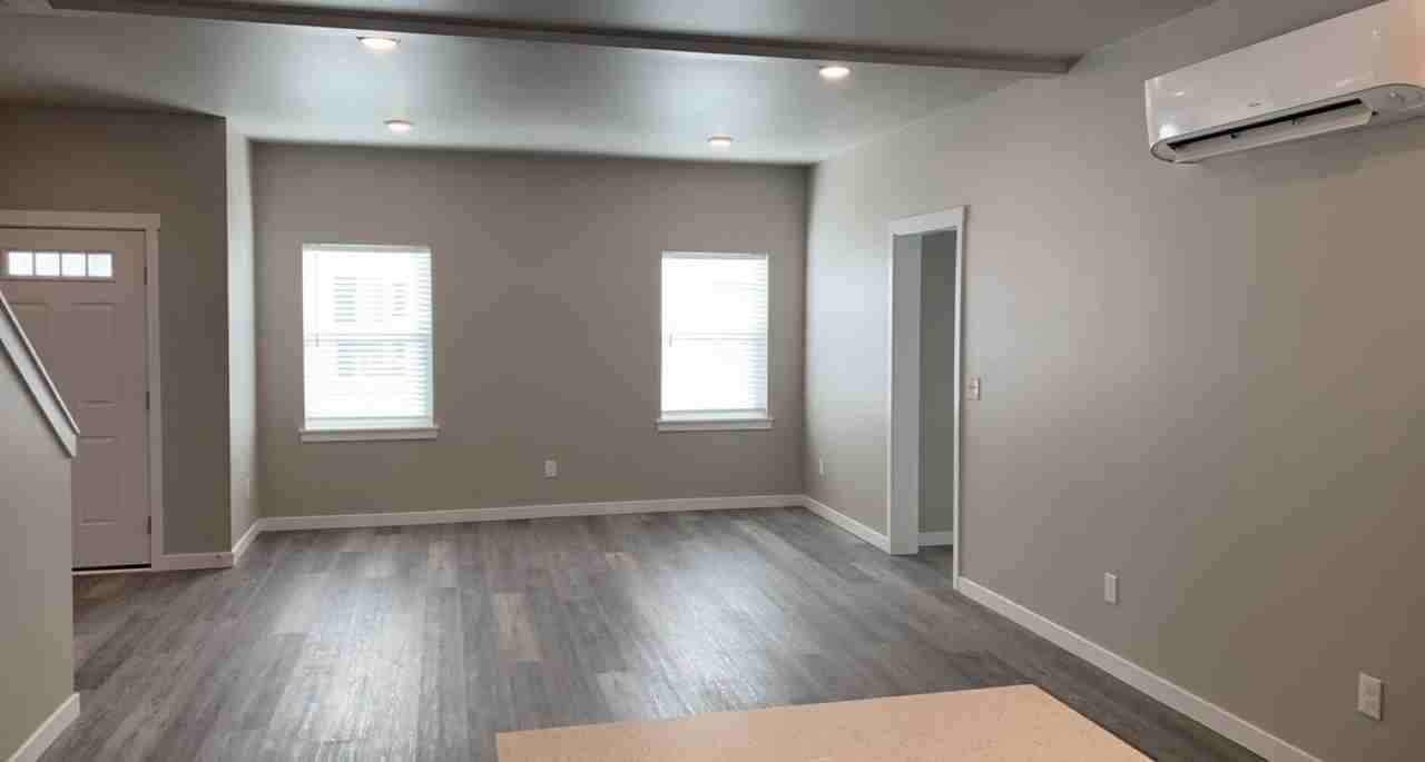 634 E Street - 2 #2 - Photo 3 of 10