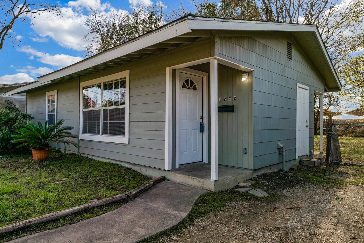 1222 West Thorain Boulevard #1 - Photo 5 of 27