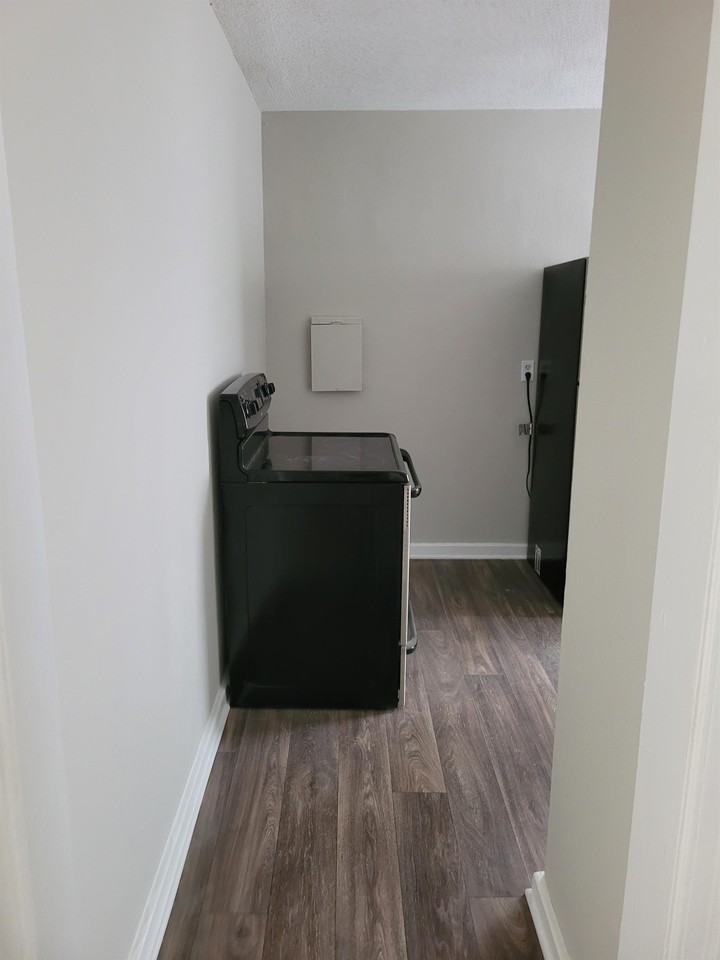 332 S Bull St #1 - Photo 2 of 16